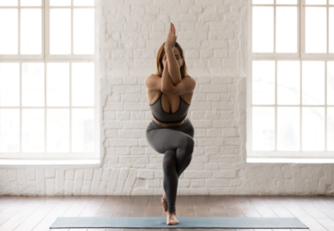 6 Best Poses to Aid You in Warming Up for Yoga