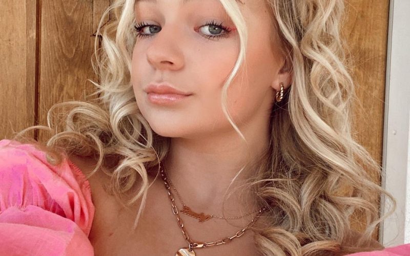 Pressley Hosbach: Wiki, Bio, Age, Family, Boyfriend, Career, Height, Net Worth, and More