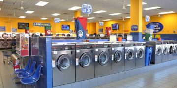 dry free laundromat near me